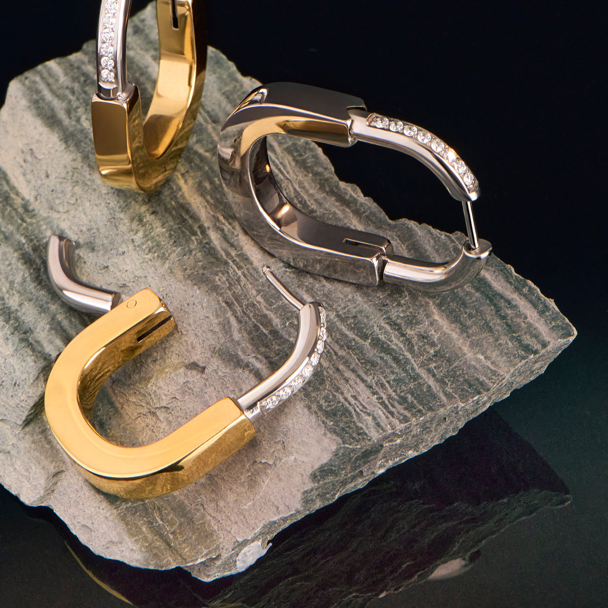 Peyton Huggie Earrings